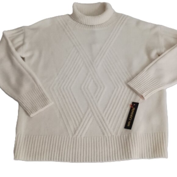 InCashmere 100% Cashmere Cream Roll Neck Sweater Women’s Size M NWT - Picture 2 of 16